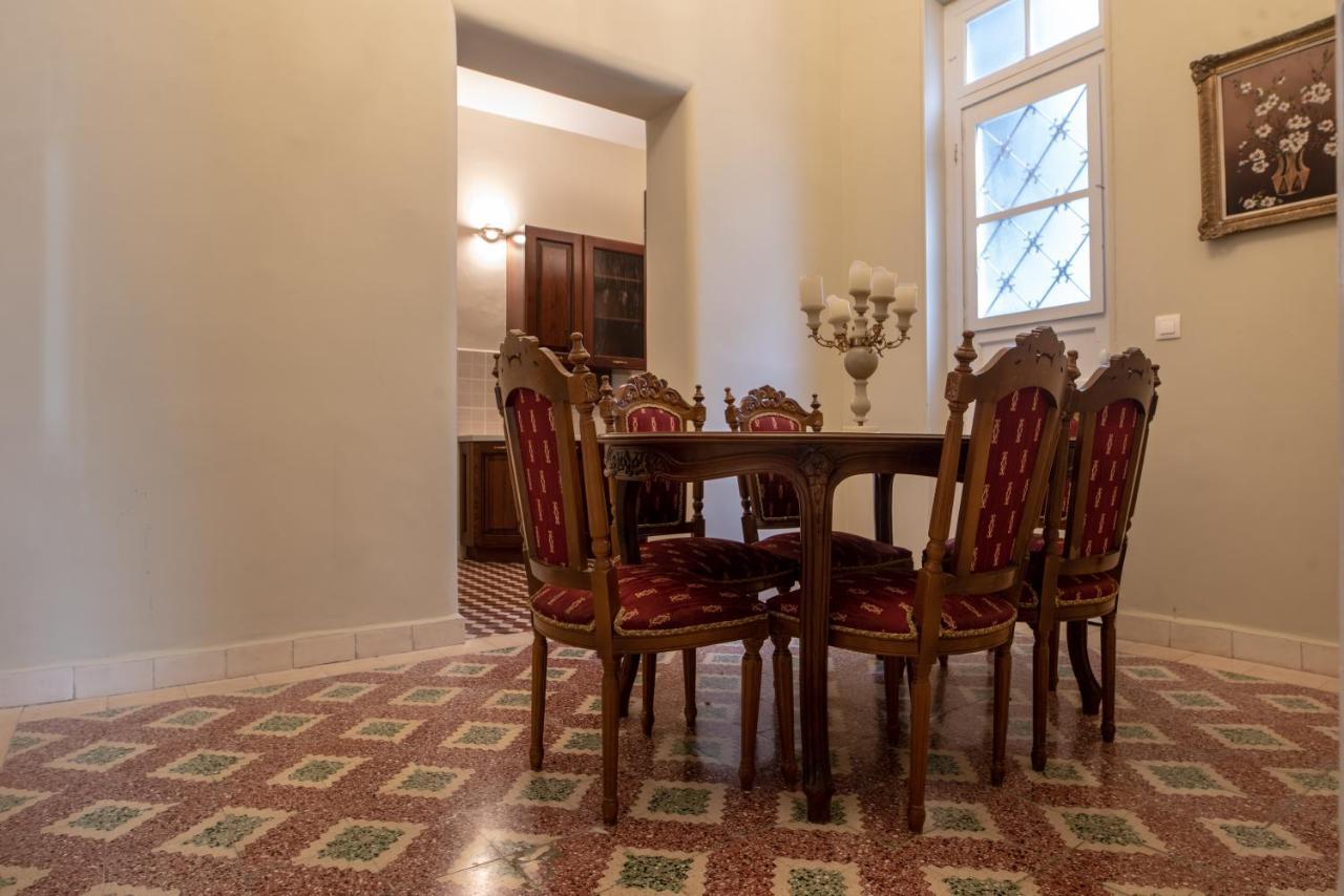 Villa Mc Queen Афины Экстерьер фото